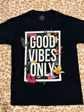 DOM Good Vibes Only Mens Black Graphic Tee sz Medium